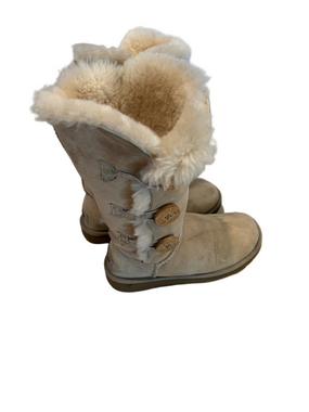 Vintage y2k Ugg Bailey  3 Button-Accent Shearling Boots - Beige size 5